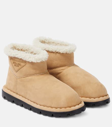 Logo shearling-lined ankle boots - Prada - Modalova