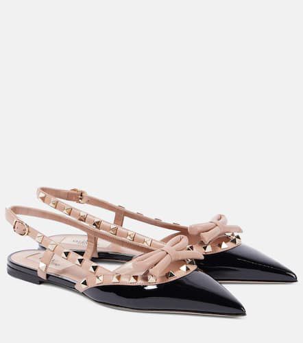 Ballerine slingback Rockstud Bow in vernice - Valentino Garavani - Modalova