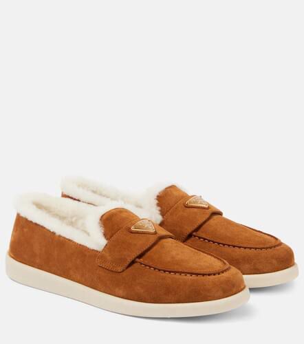 Saint Tropez shearling-lined suede loafers - Prada - Modalova