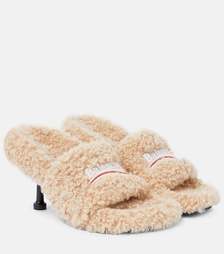 Furry 80 faux shearling sandals - Balenciaga - Modalova