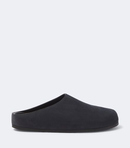 Wearing leather mules - Studio Nicholson - Modalova