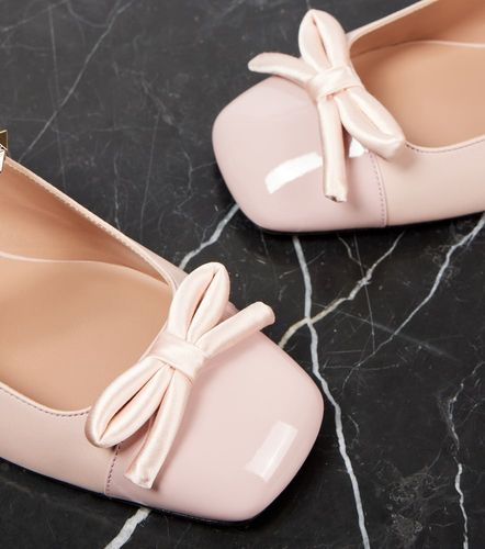 Bailarinas Rockstud Bow de piel - Valentino Garavani - Modalova