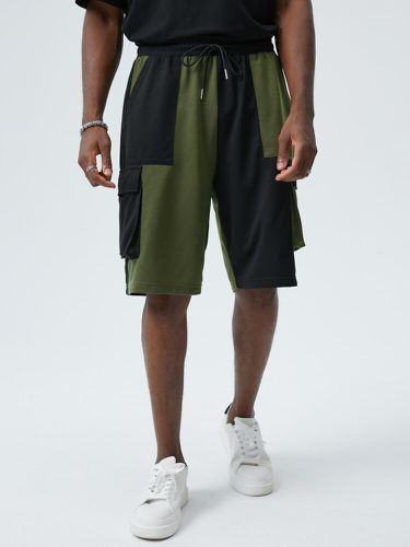 Pantalones cortos con cordón suelto y bolsillos múltiples con costuras en contraste para hombre Carga - ChArmkpR - Modalova