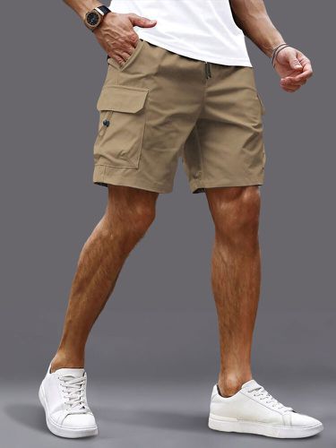 Pantalones cortos para hombre lisos con bolsillo con solapa y cordón en la cintura Carga - ChArmkpR - Modalova