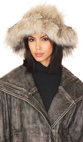 The emily faux fur hat in color size all in - . Size all - Adrienne Landau - Modalova