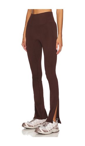 Barre flare legging en color chocolate talla L en - Chocolate. Talla L (también en M, S) - ALALA - Modalova