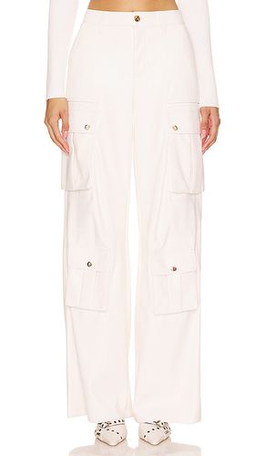 Pantalón cargo de piel sintética joette en color ivory talla 12 en - Ivory. Talla 12 (también en 8) - Alice + Olivia - Modalova