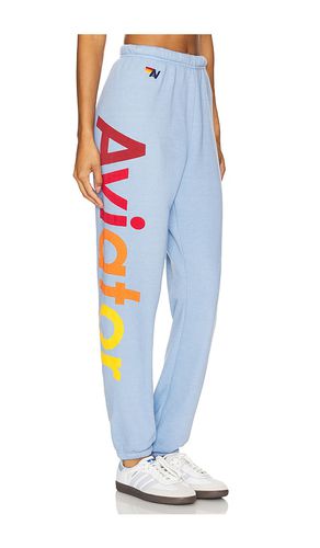 Pantalón deportivo logo 2 en color bebe azul talla M en - Baby Blue. Talla M (también en L, S, XL, XS) - Aviator Nation - Modalova