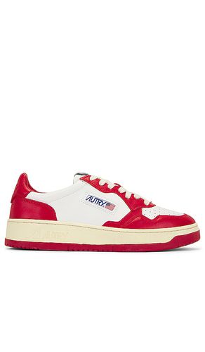 Zapatilla deportiva medalist low en color rojo talla 42 en - Red. Talla 42 (también en 43, 44, 45) - Autry - Modalova