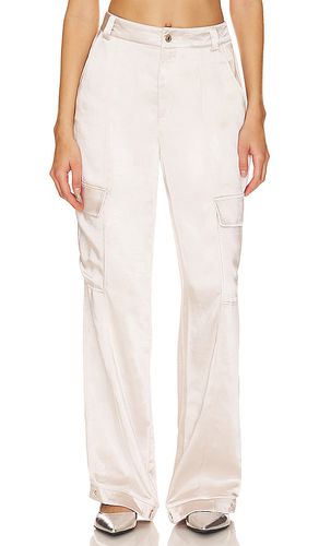 Pantalones de satén en color crema talla L en - Cream. Talla L (también en M, S, XL) - BCBGeneration - Modalova