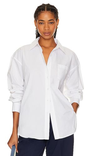 Camisa oversized en color talla L en - White. Talla L (también en M, S, XL, XS) - BEVERLY HILLS x REVOLVE - Modalova