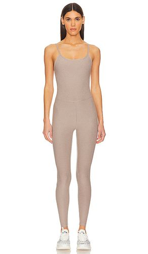Spacedye uplevel midi jumpsuit en color taupe talla M en - Taupe. Talla M (también en L, S, XL) - Beyond Yoga - Modalova