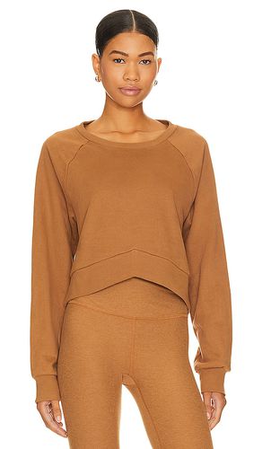 Uplift Cropped Pullover Sweatshirt in . Size M, S, XL, XS - Beyond Yoga - Modalova