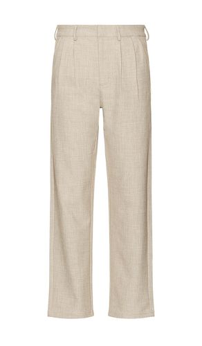 Tapered Double Pleat Trouser in . Taglia XL/1X - Bound - Modalova