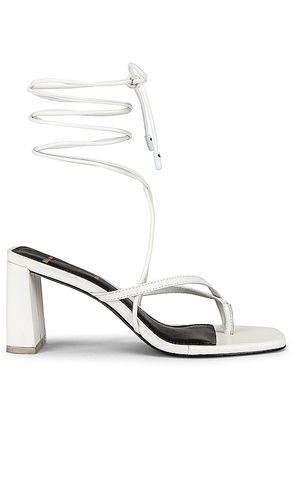 Sandalia delilah en color blanco talla 7 en - White. Talla 7 (también en 6, 7.5, 8, 8.5, 9, 9.5, 10) - BLACK SUEDE STUDIO - Modalova