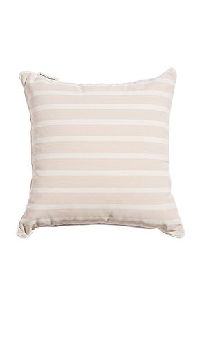 KISSEN THROW PILLOW - SMALL SQUARE in - business & pleasure co. - Modalova