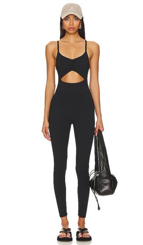 X REVOLVE Jewel Catsuit in . Taglia L, XL - BEACH RIOT - Modalova