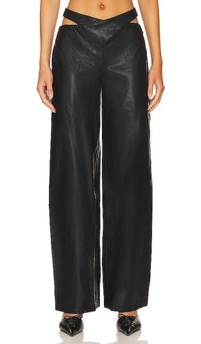 Atlas Faux Leather Pants in . Size M, XL - BY.DYLN - Modalova