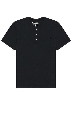 The Multiverse Henley Shirt in . Size M, S, XL/1X - Chubbies - Modalova