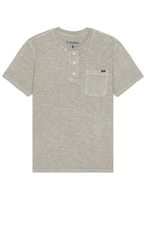 The Grey Away Henley Shirt in . Size S, XL/1X - Chubbies - Modalova
