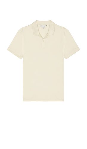 Short sleeve clean pique polo en color crema talla L en - Cream. Talla L (también en M, S, XL/1X) - Club Monaco - Modalova