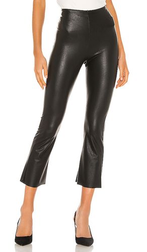 Pantalón pirata faux leather en color talla L en - Black. Talla L (también en M, S) - Commando - Modalova