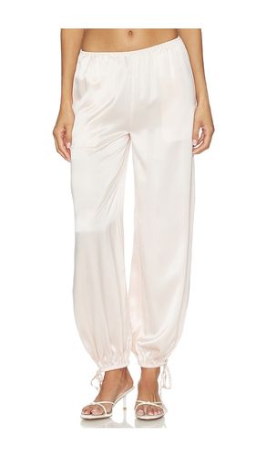 Dara Silk Pant in . Taglia S. Also in M, L, XL - EAVES - Modalova
