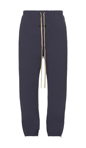 Pantalón deportivo military en color azul talla L en - Blue. Talla L (también en M, S, XL) - Fear of God ESSENTIALS - Modalova