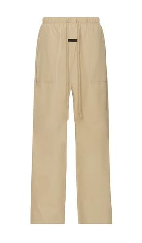 Bonded Nylon Utility Pant in . Taglia M, S, XL - Fear of God ESSENTIALS - Modalova