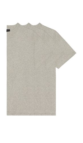 Camiseta en color gris talla L en - Grey. Talla L (también en M, S) - Fear of God ESSENTIALS - Modalova