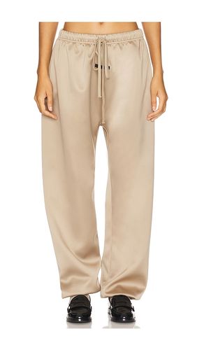 Satin jogger en color beige talla L en - Beige. Talla L (también en M, S, XS) - Fear of God ESSENTIALS - Modalova