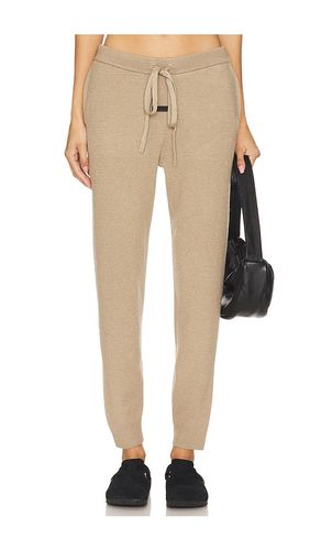 Fitted Jogger in . Size L. Also in M, S - Fear of God ESSENTIALS - Modalova