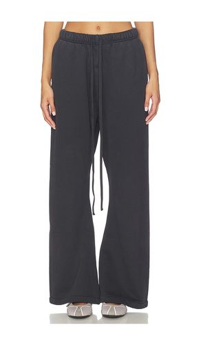 Flare Sweatpant in . Taglia S. Also in M - Fear of God ESSENTIALS - Modalova