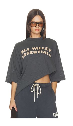 Merch Tee in . Size XS. Also in S, M, L - Fear of God ESSENTIALS - Modalova