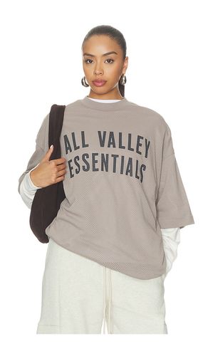Merch Tee in . Size XS. Also in S, M, L - Fear of God ESSENTIALS - Modalova
