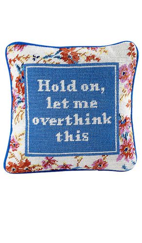 Almohada bordado overthink needlepoint pillow en color belleza: na talla all en / - Beauty: NA. Talla all - Furbish Studio - Modalova
