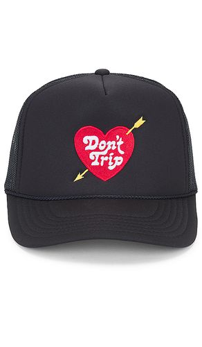 Heart & Arrow Trucker Hat in - Free & Easy - Modalova