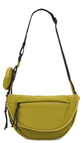 X fp movement hit the trails sling in color olive size all in - Olive. Size all - Free People - Modalova