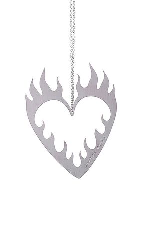 Ornamento flaming heart ornament en color metálico talla all en - Metallic Silver. Talla all - Garden Glory - Modalova