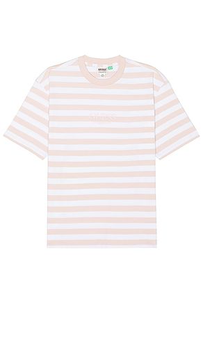 Camiseta en color rosado talla M en - Pink. Talla M (también en L, S, XL/1X) - Guess Originals - Modalova