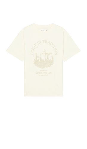 Pride in Tradition Short Sleeve Tee in . Taglia M, S - Honor The Gift - Modalova