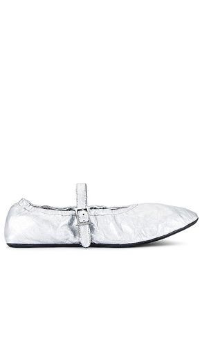 Zapato plano ballerina en color metálico talla 5.5 en - Metallic Silver. Talla 5.5 (también en 6.5, 7, 7.5, 8, 8.5, 9, 9 - Helsa - Modalova