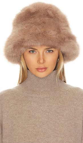 Oversized Faux Fur Bucket Hat in - jocelyn - Modalova
