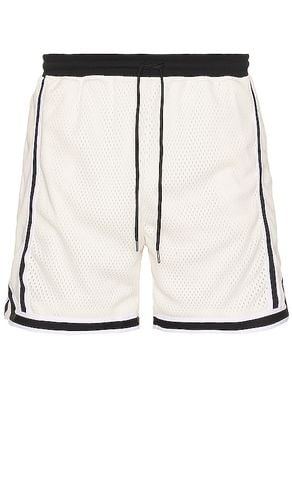 Shorts de malla inspirados en el baloncesto en nuestro nuevo cropped en color blanco talla L en - White. Talla L (tamb - JOHN ELLIOTT - Modalova