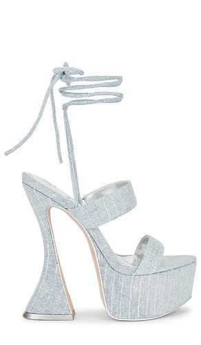 X REVOLVE Crosby Sandal in . Size 6.5, 7, 7.5, 8, 8.5, 9, 9.5 - JLO Jennifer Lopez - Modalova