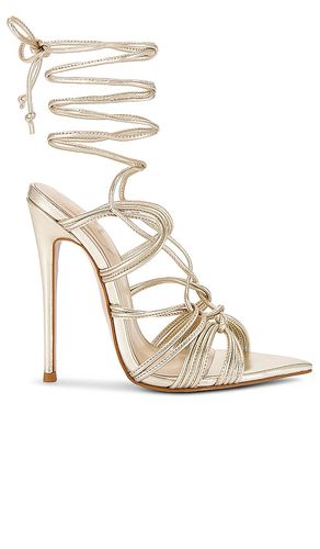 X REVOLVE Erika Sandal in . Size 7, 8 - Michael Costello - Modalova