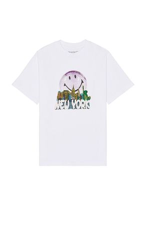 Smiley Snowglobe T-Shirt in . Size L. Also in M, S, XL/1X - Market - Modalova
