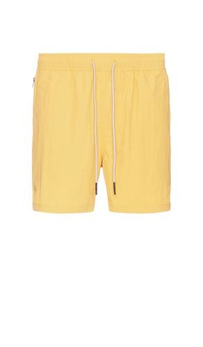 Nylon swim shorts en color mostaza talla L en - Mustard. Talla L (también en M, S, XL/1X) - OAS - Modalova