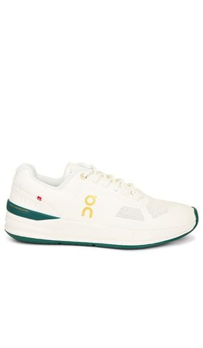 X BEAMS Japan The Roger Pro Sneaker in . Taglia 7.5 - On - Modalova