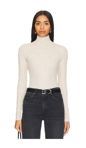 Luxe Rib Turtle Neck Top in . Taglia M, XL - perfectwhitetee - Modalova